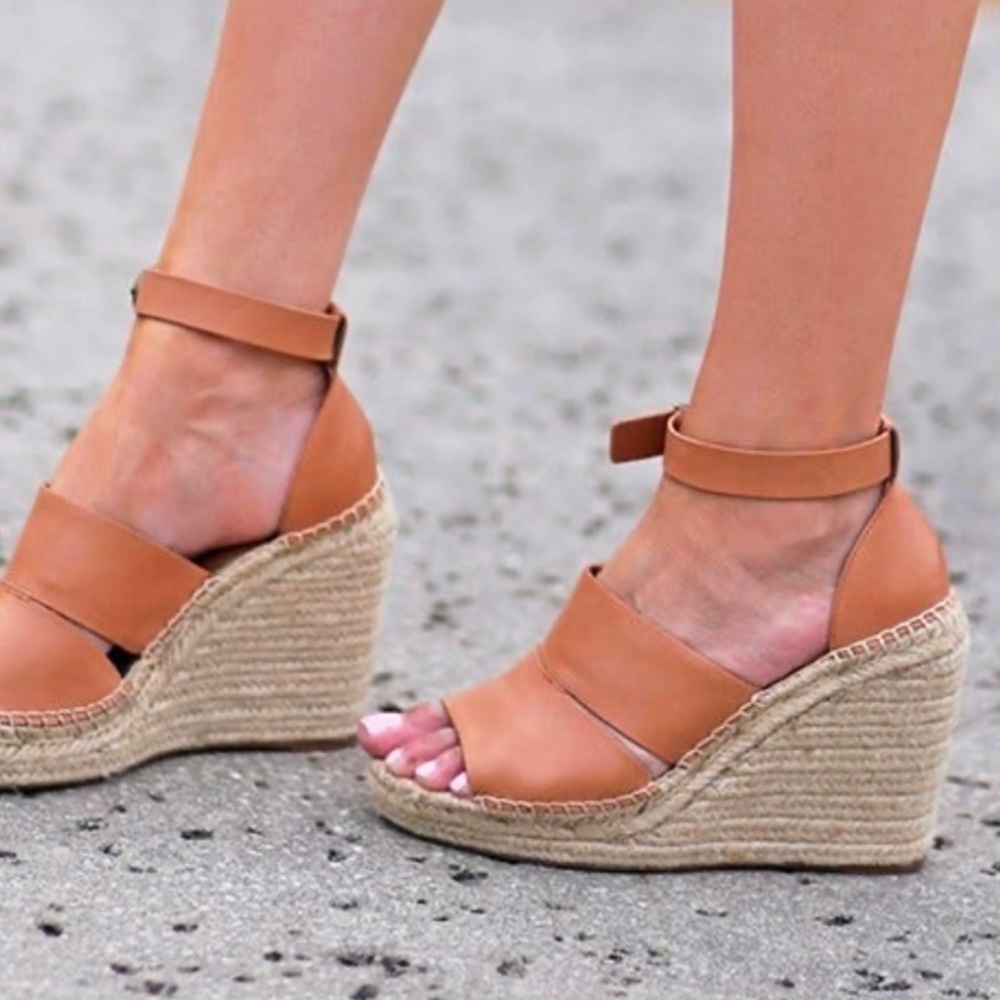 Treasure & Bond Wedge Sandals Sz 8 Ankle Straps with Buckle